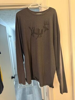Yeti Men's Long Sleeve Logo Shirt - Dark Gray